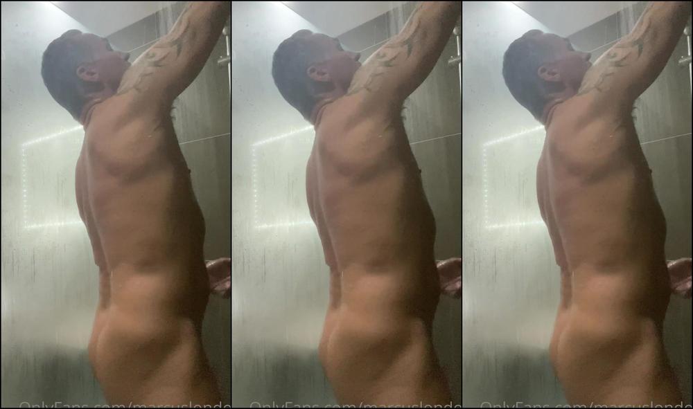 Marcuslondon Shower Before The Scene With Emily Blake