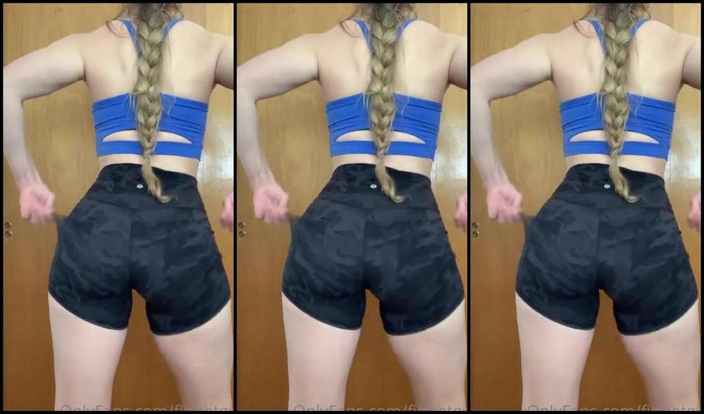 Nina Aka Fityoginina Onlyfans Flexing Friday Sweaty And Messy Messy Hair From Working Out It Is 105 Degrees Here Today Stay