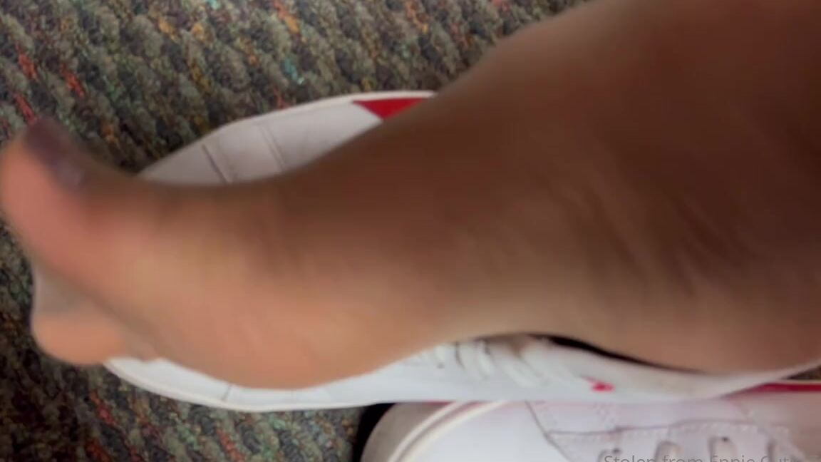 Ennie S Toes And Soles Nicknamed Enniestoes Onlyfans Omg My Coworker Was Walking By My Desk And Smelled My Feet She Thought Someone Was Making Popcorn