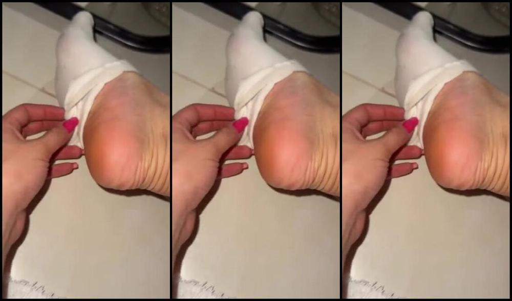 Enna 88 Onlyfans Acabei De Chegar Da Academia E Meus Ps Estavam Fervendo De Tanto Calor No Via