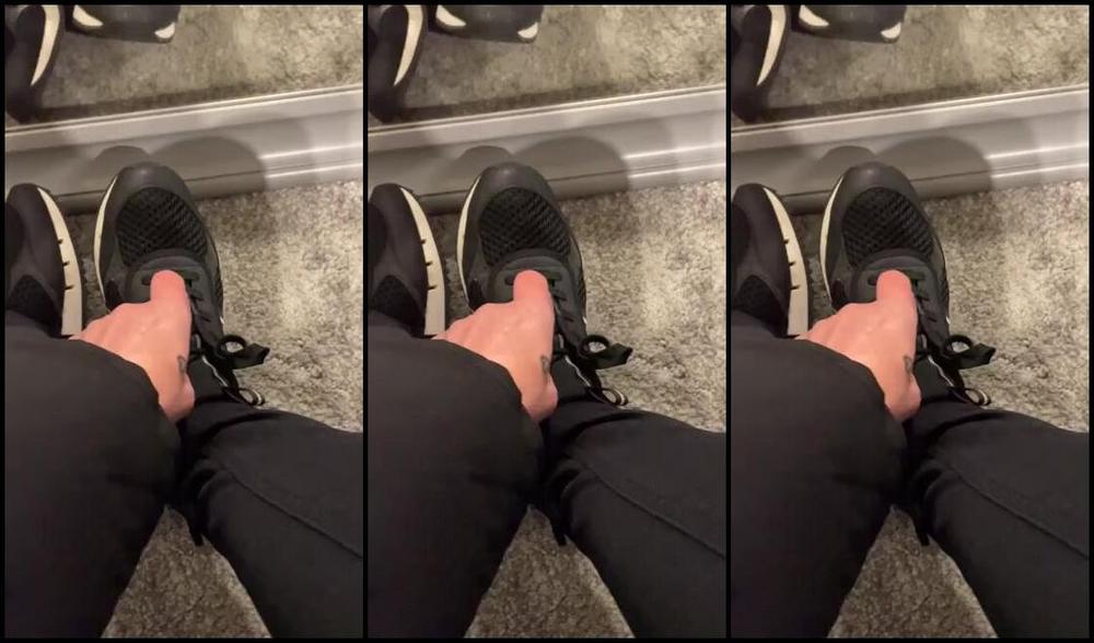 Anas Socks Nicknamed Anas Socks Onlyfans I Hope You Don T Mind The Holes In My Sweaty Nylons