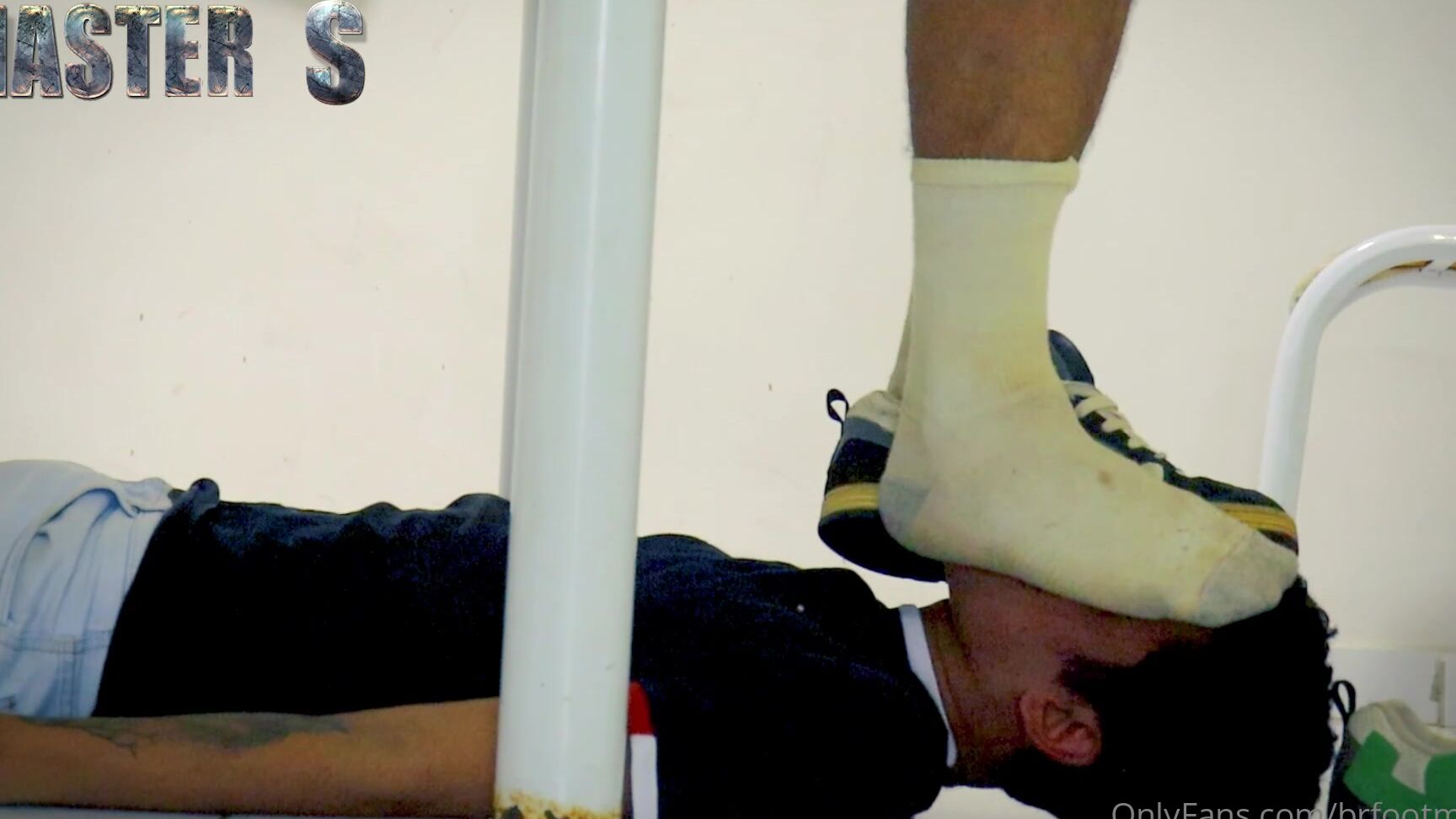 Brfootmodel 2322910469 01 07 2022 Time To Work In 2022 I Know You All Want To Be My Footstool