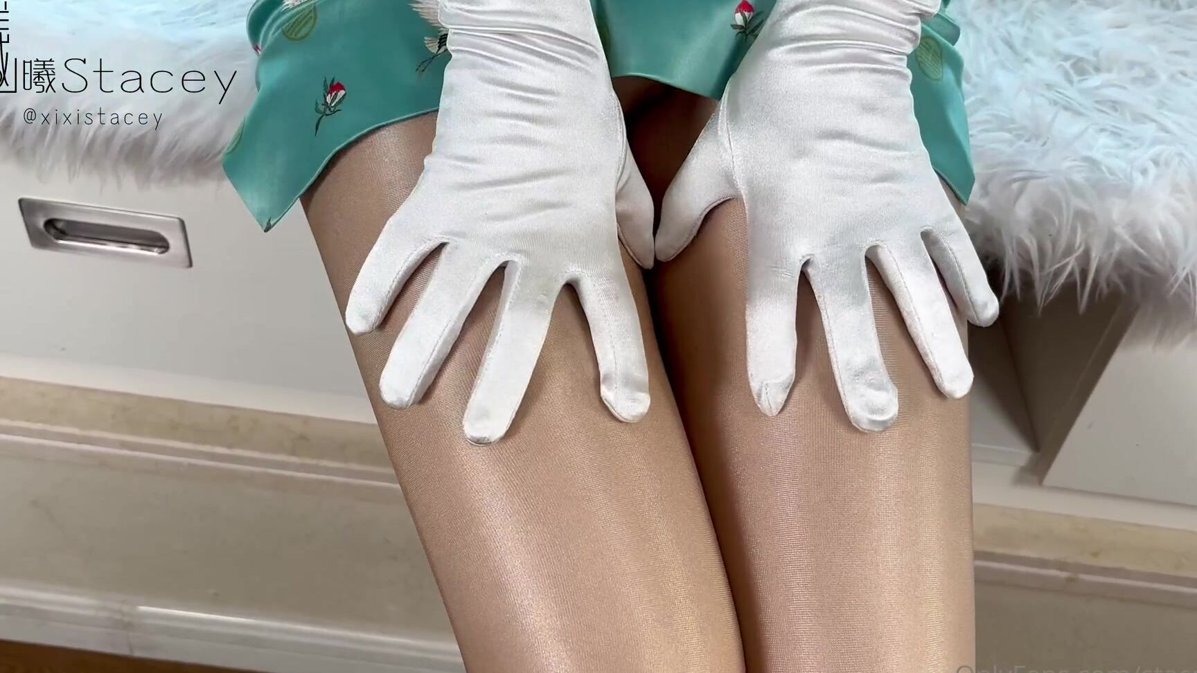 staceyxixi 08 06 2022 2481530899 breathtaking zentai qipao shining pantyhose look video 1 let me Onlyfans