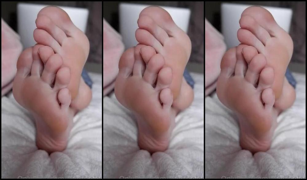 Goddess Mads Nicknamed Mad4Soles Onlyfans Just Checking Some Emails And Thinking About How Many Of You Would Do Anything To Be Where My Camera