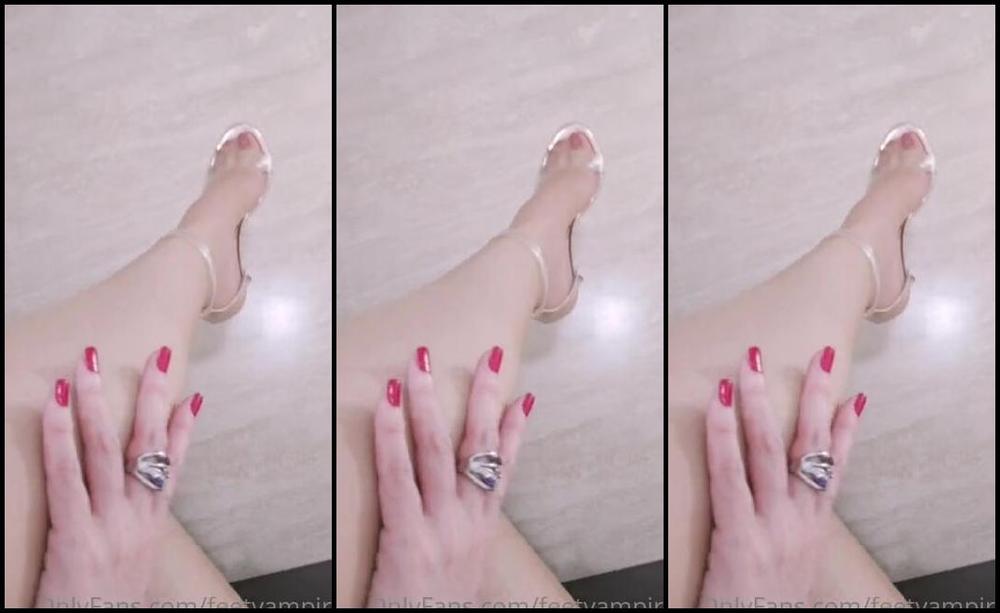 Feetvampire Nicknamed Feetvampire Onlyfans Who Would Like To Sniff My Stockings