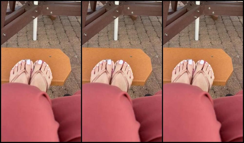 Gorgeous Long Toes Nicknamed Gorgeouslongtoes Onlyfans Happy Sunday Funday One Thing About Me It S Always Yes To Live Music