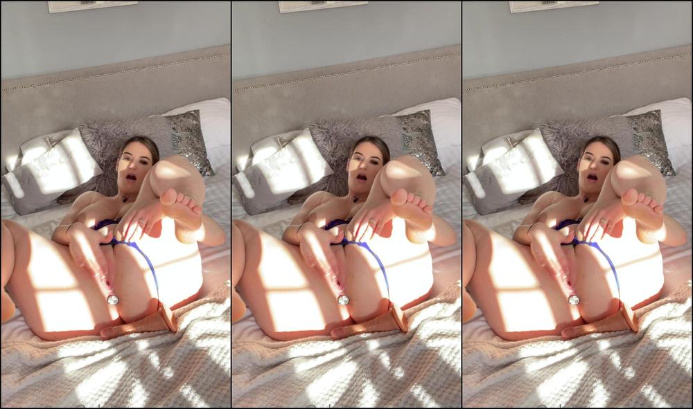 Sxphiemxi 2336187219 01 20 2022 Hard Orgasm In Three Piece Lingerie