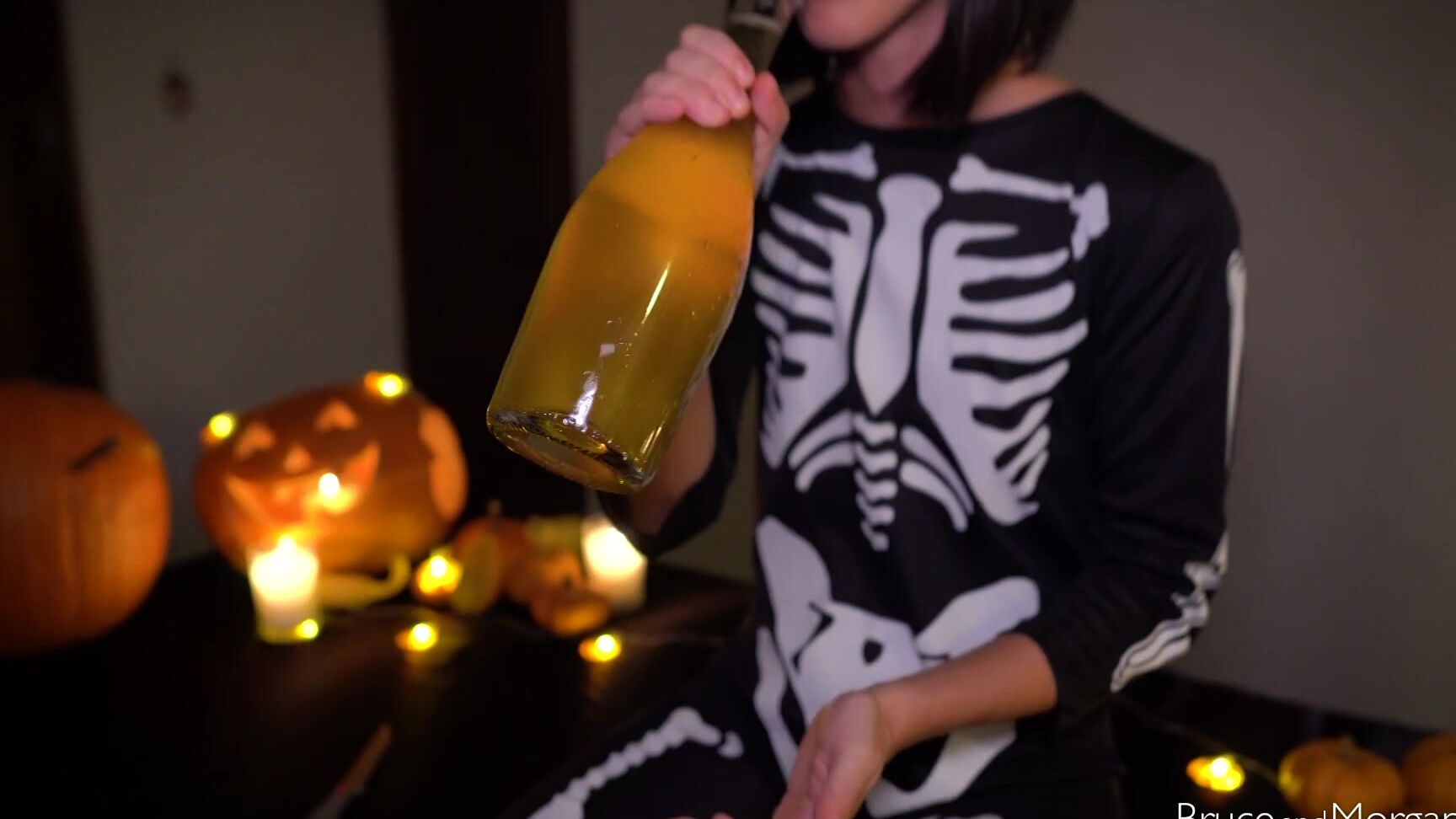 Pee,Camel Toe,Kink,Solo Female,Close-Ups bruce and morgan submissive skeleton ManyVids