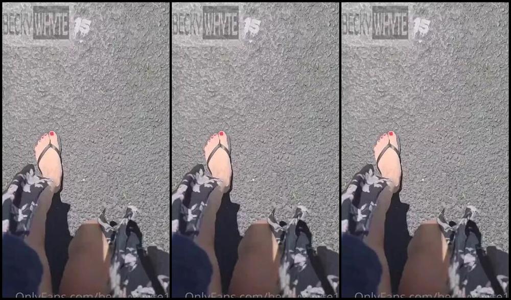 Beckywhyte Nicknamed Beckywhyte15 06 07 2023 Onlyfans Video Walk With Me From The Pool