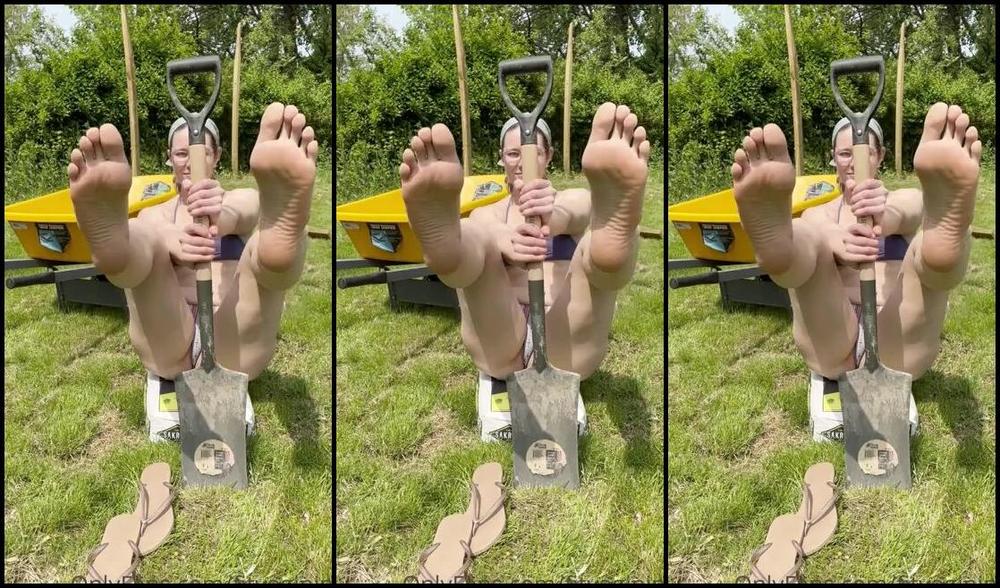 Nina Aka Fityoginina Onlyfans Flip Flop And Barefoot Tease In My Soon To Be Garden