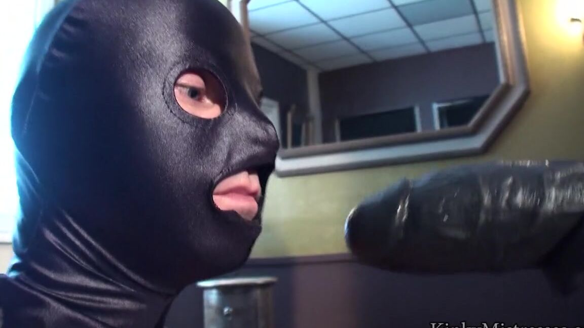 KinkyMistresses xxl strap on blowjob