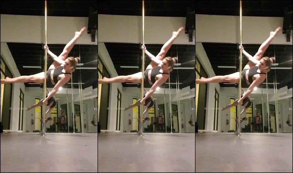 Ellie Zena Tip A Stripper All The Girls Watching Me Were So Impressed