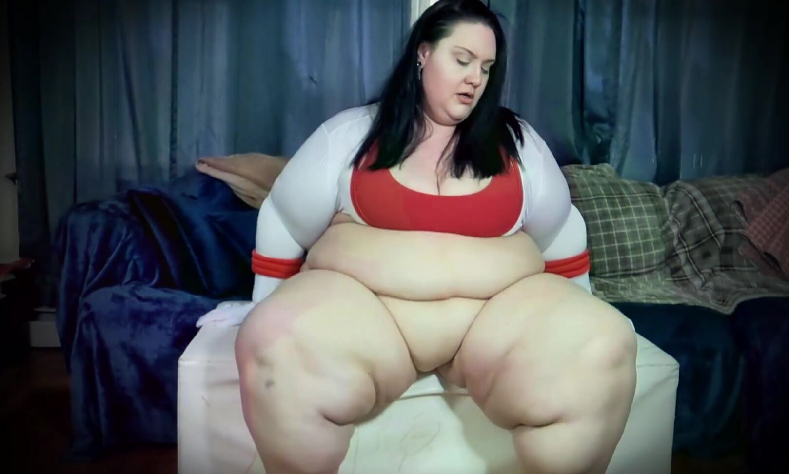 "Xutjja" bbwssbbw, fat, feederfeedee, gainingweight, sfw, ssbbw Gain No Matter What Happens manyvids