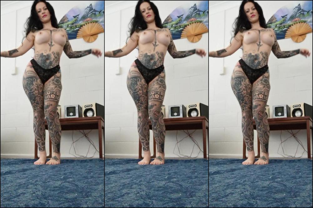 Melodyradford No Strip Clubs No Worries How Is Everyone Going Through This Crazy Time Lol I M Tryi