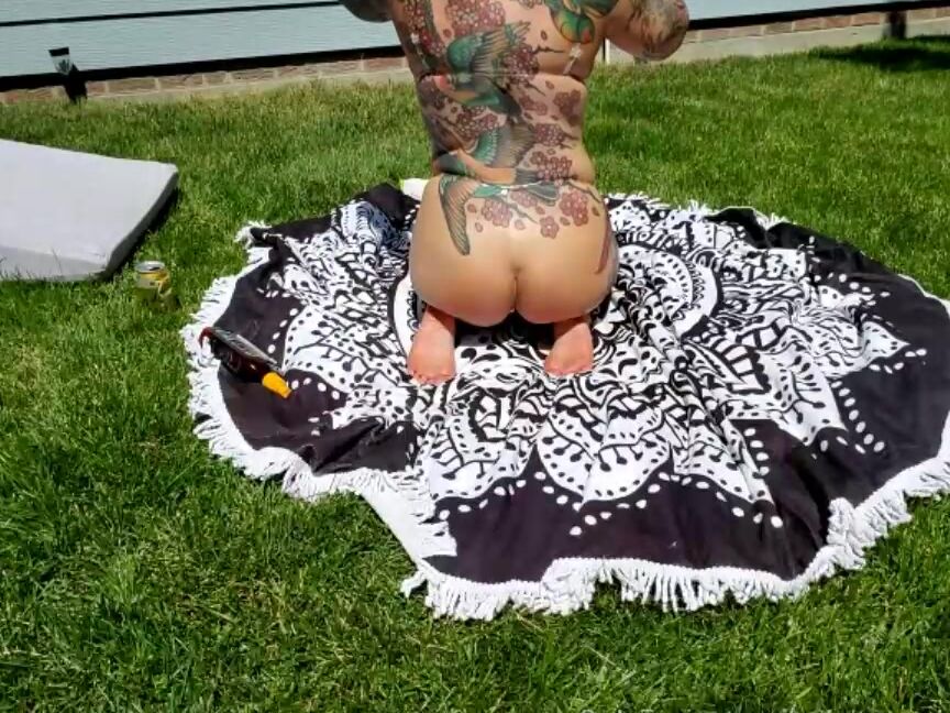 Mistressnicci Stream Started At Pm Reading In The Sun Covered In Oil Good Morni