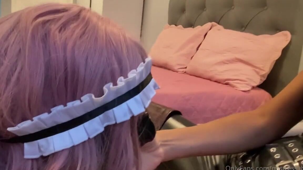 Mistress V Black Nicknamed Mistressvblack Onlyfans Do You Want To See This Full Video Give It A Like When I Reach 40 Likes I Will Post Ramona696969692