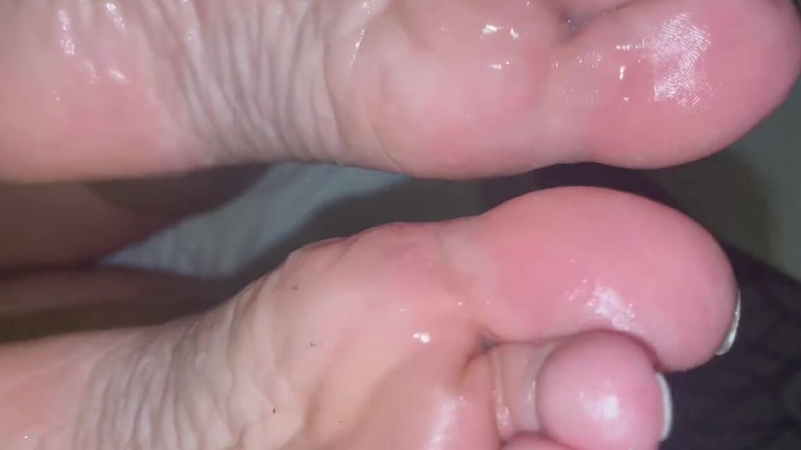 Aqua Ldn Onlyfans A Round Of Applause For A Splashing Nut B4