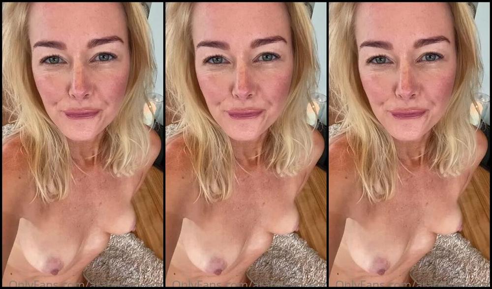 Arabella De Rose Nicknamed Arabelladerose 09 25 2022 Onlyfans Video This Cuuute Video From A Few Months Back Today Adora And I Are Treating You