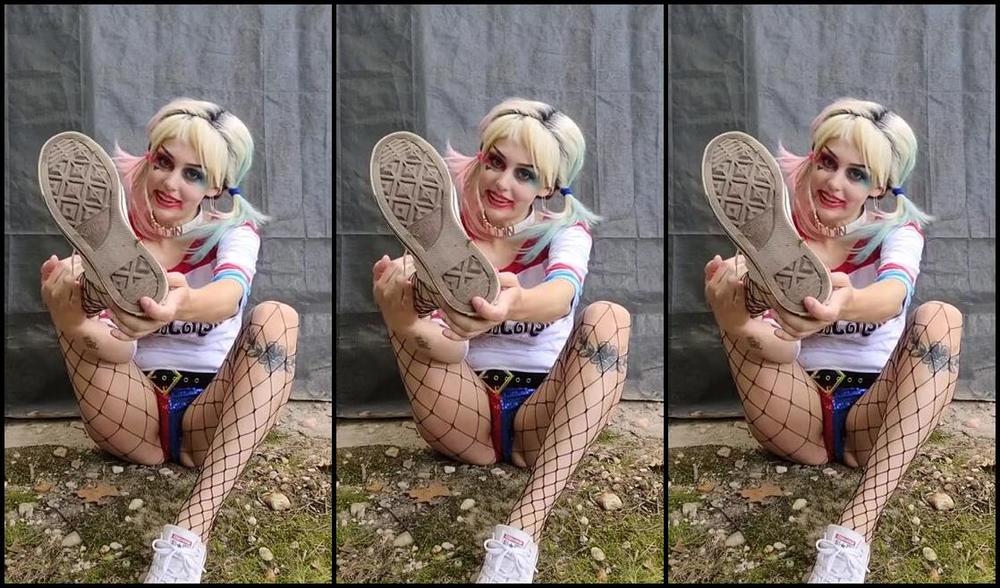 Mythicmaggie Onlyfans Harley Wants Her Feet Worshipped Pov You Cant Believe Your Eyes When You Stumble Upon Thep