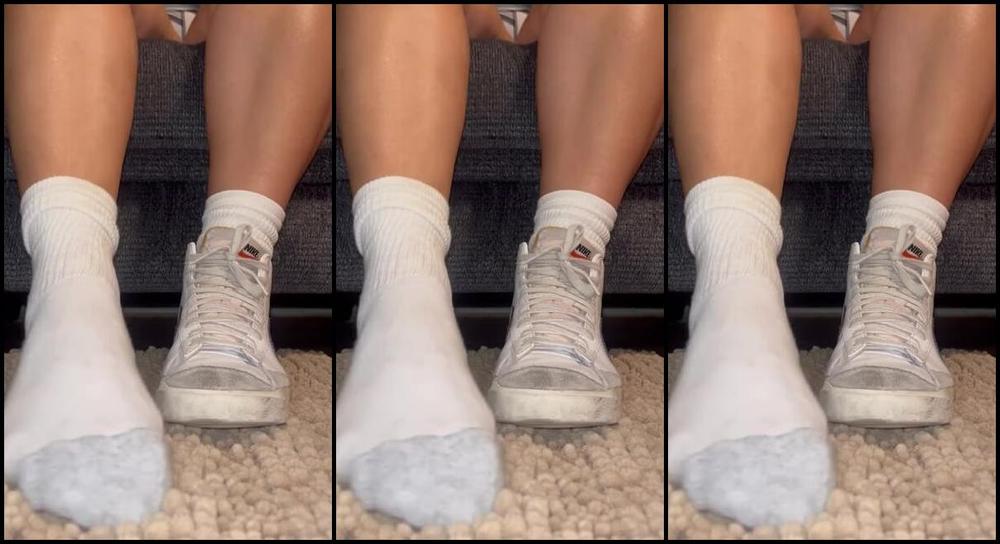 Jujuthefootqueen Nicknamed U317689823 10 06 2023 Onlyfans Video After My Workout Fresh Out Of My Sweaty Smelly Gym Shoes These Babies Might Be