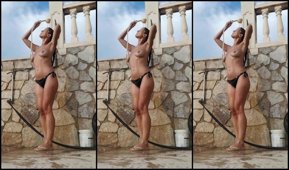 Calitafire Onlyfans Outdoor Shower In My Last Summer Trip I Take My Bikini Bottoms Off