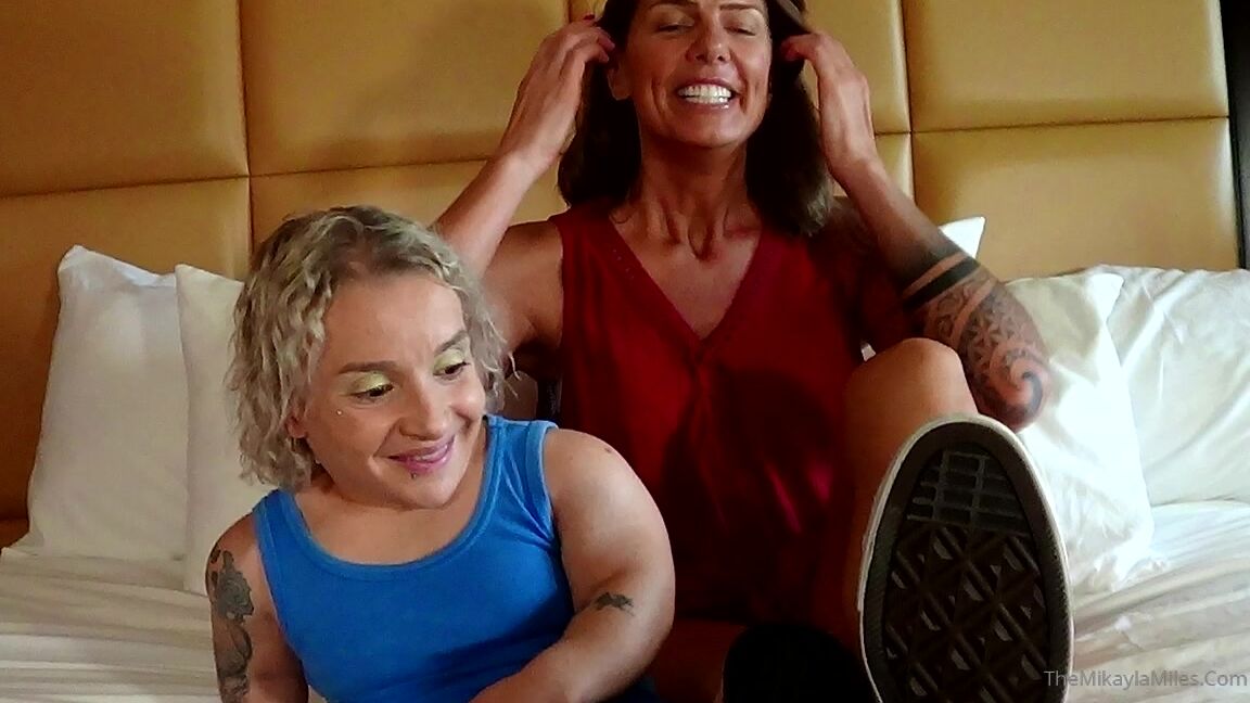 Themikaylamiles Onlyfans Mikayla Miles And Sasseecassee Comparisons Handcomparisons Footcomparisons Legcomparisons Heightp