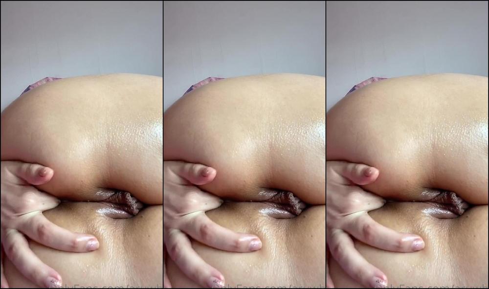 Aruwba Oiling Up My Tight Asshole Fingering It And Teasing It With
