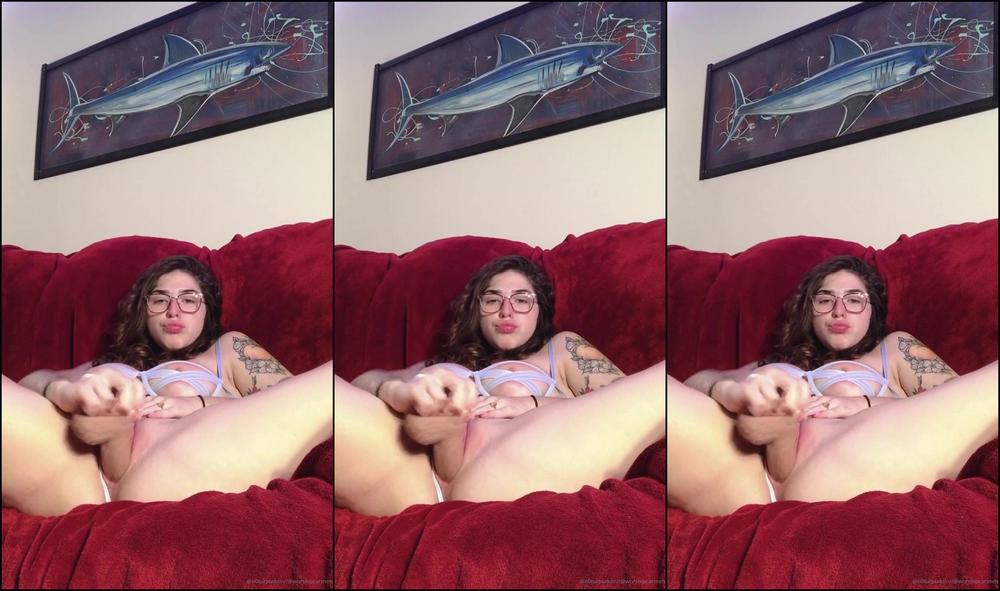 Conejitacarmen Just A Lil Hour Late Hehe