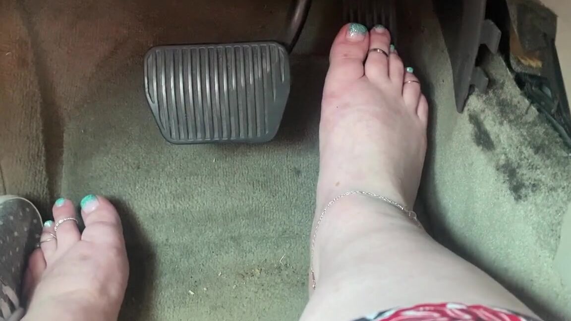 Bootyful Goddess Nicknamed Bootyfulgoddess Findom 07 01 2023 Onlyfans Video Here Is A Clip Of My Foot Pedal Material Ht