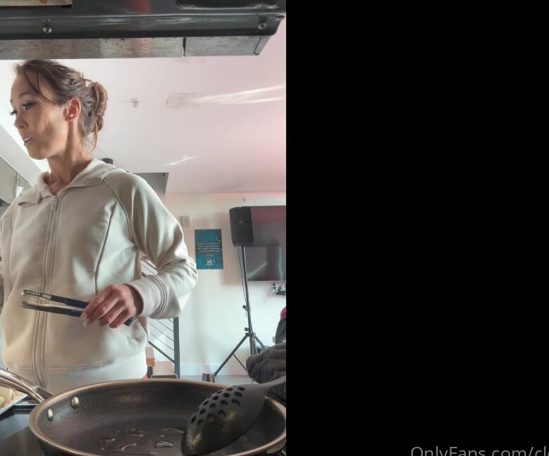 Clca69 3165877525 03 09 2024 Cooking With Christy Zucchini Mushroom Falafel Bowl