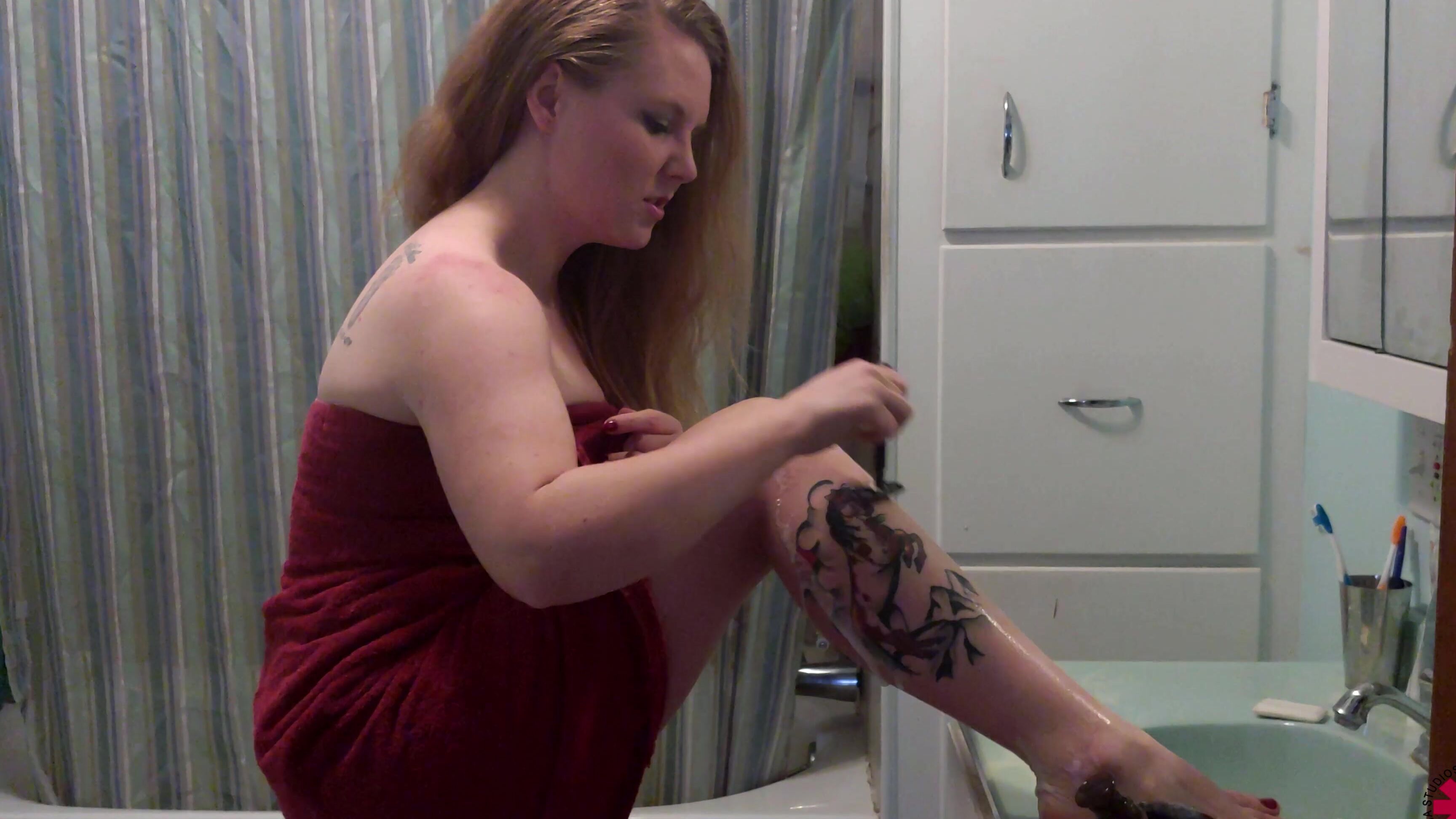 Daniarcadia Kody Scared Shaving