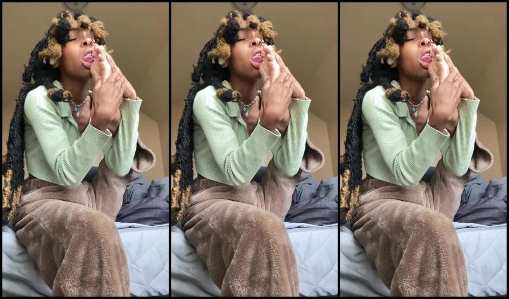 Zafeetllc Onlyfans Making Love To These Sexy Soles 1