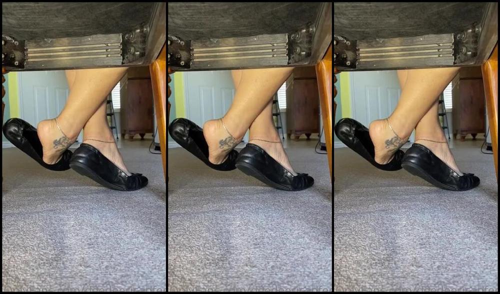 Deedeericanfeet Onlyfans As Requested Under The Chair Flats Tease Shoe Play