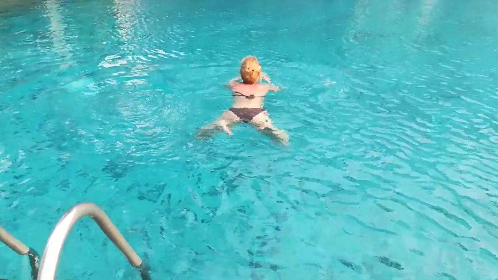 KinkyPornCpl - Pool Swimming And Feet Fetish ManyVids