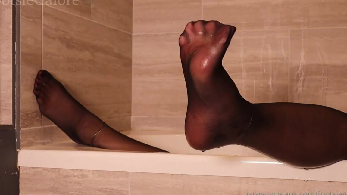 Footsiegalore Onlyfans Sexy Dripping Wet Stockings Asmr A