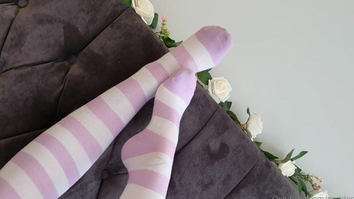 Miss Evie Lock Nicknamed Missevielock Onlyfans I Have These Sexy Knee High Socks In Like So Many Different2