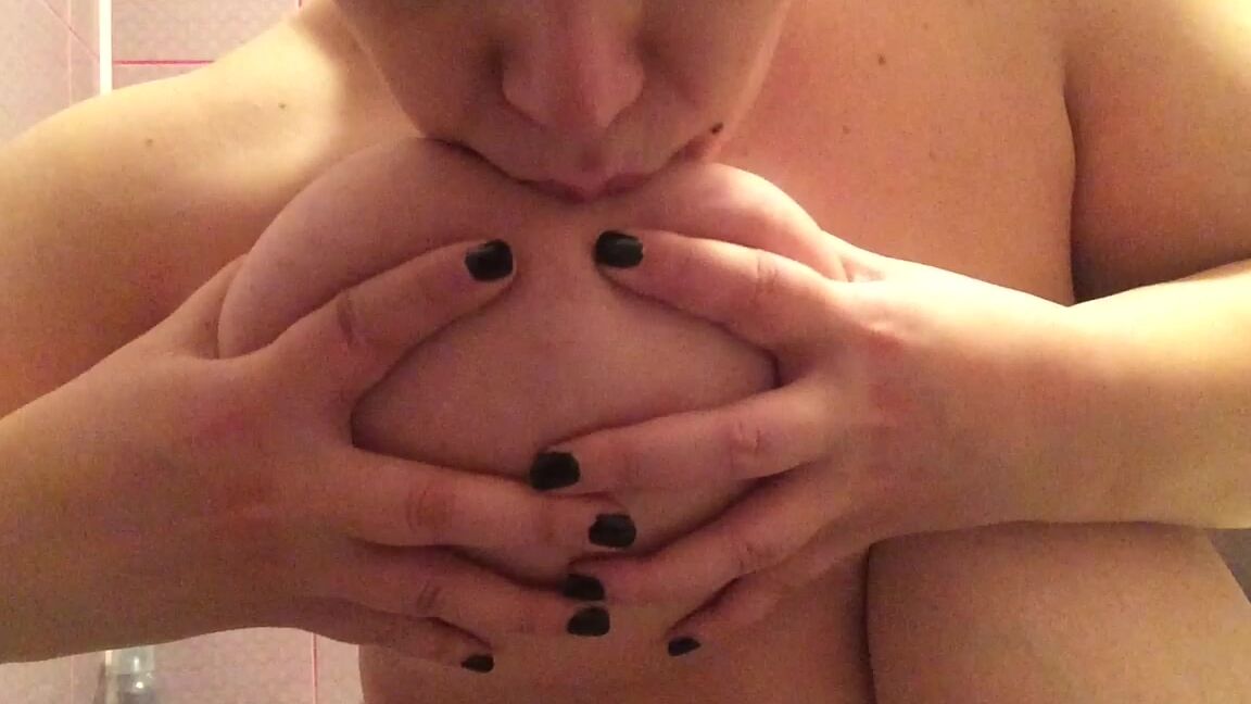 Sweetheartmiabbw Sucking And Licking My Nipples