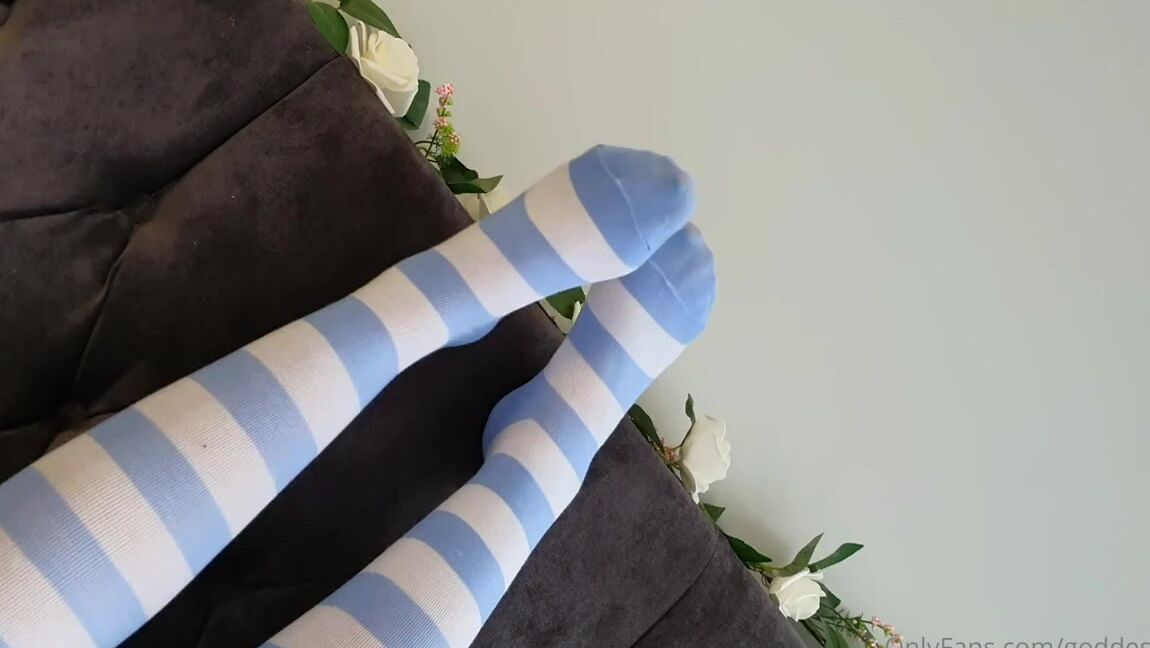 Miss Evie Lock Nicknamed Missevielock Onlyfans I Have These Sexy Knee High Socks In Many Different Colours
