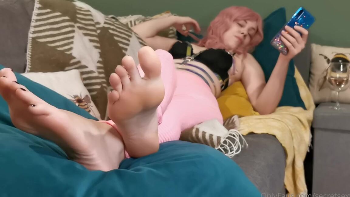 Princess Penelope Nicknamed Secretsexyfeet Onlyfans You Sneek In To Perve On My Perfect Little Feet Youre Such A Fucking Looser Over
