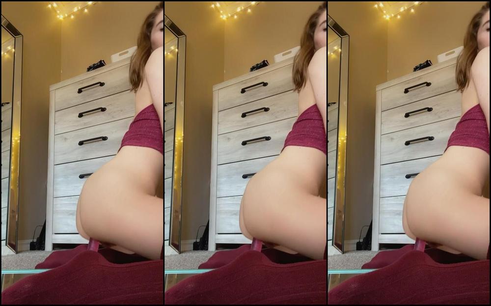 Cloconut Happy Friday Loves Watch Me Ride My Dildo From A Few Different Angles Due To Sunlight