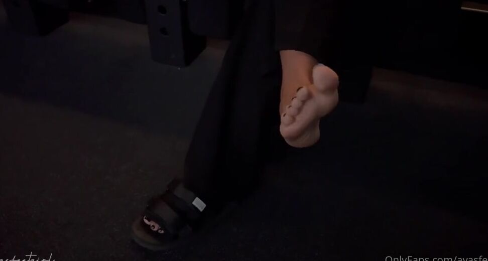 Ayasfeetgirl Onlyfans Vlog Dangling Xyu