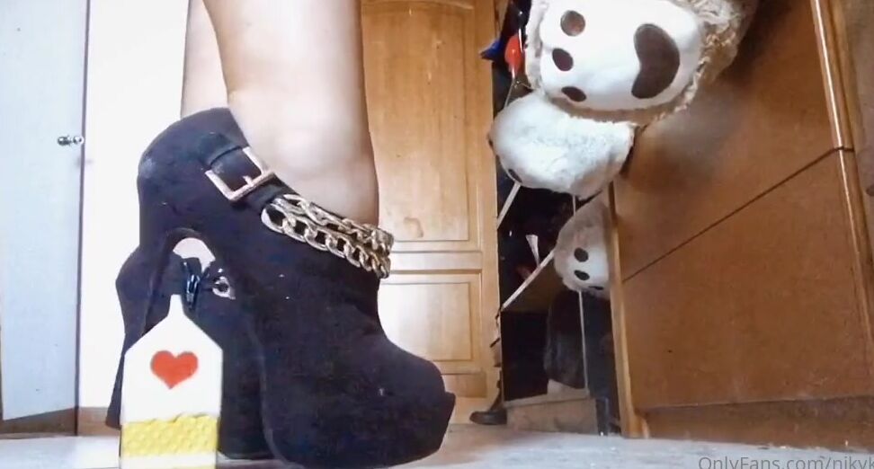 Nikykikka Nicknamed Nikykikka Foot Fetish 10 13 2020 Onlyfans Video I Want To Crush Hard