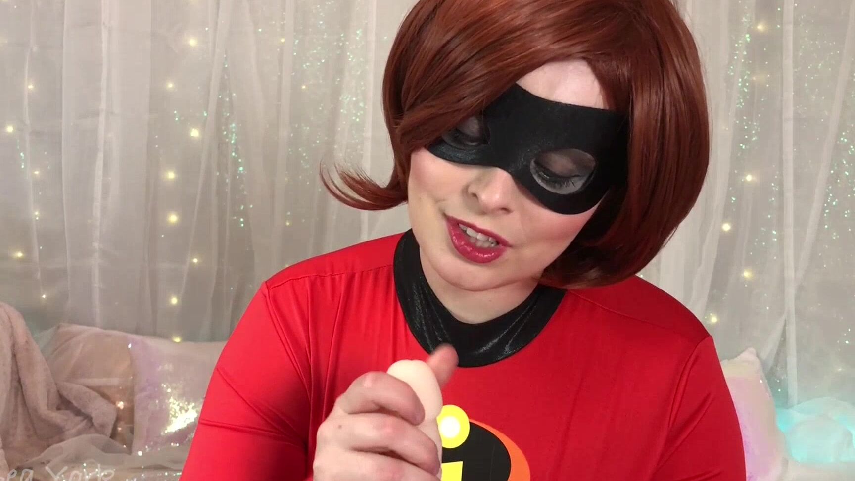 Bea York Dress Up Elastigirl Facial