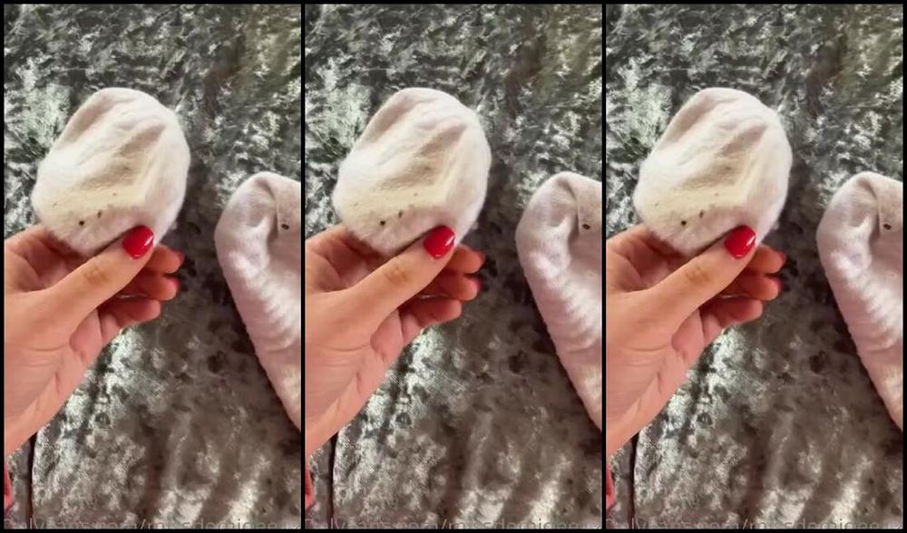 Miss Demi Dee Nicknamed Missdemidee123 Onlyfans Dirty Socks Much Too Good For You