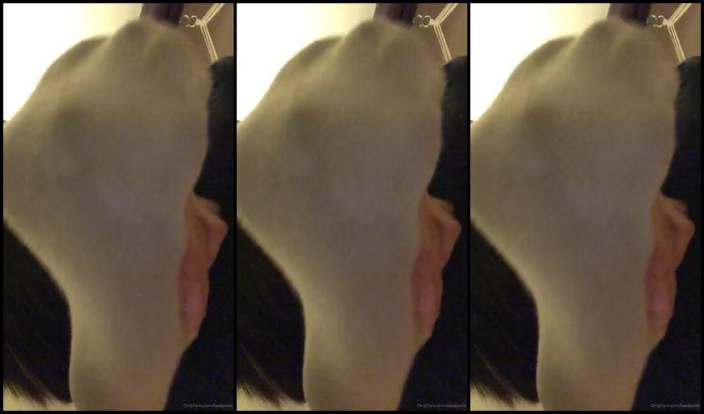 Goddessgaelle Nicknamed Badgaelle Onlyfans Viens Renifler Mes Chaussettes Et Mes Chaussons