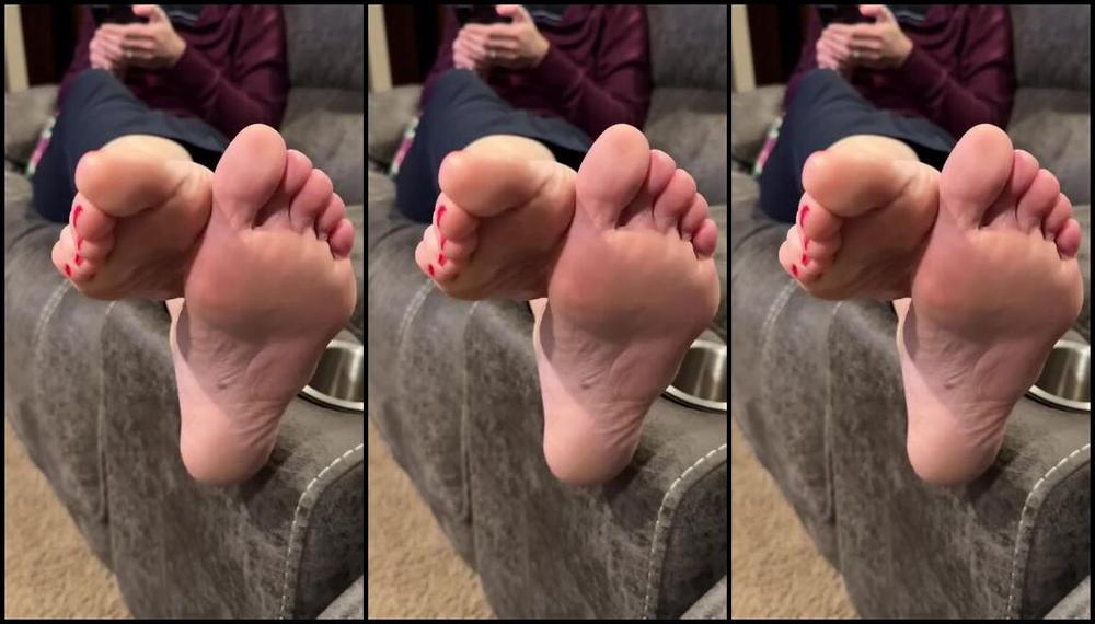 Solemate91 Nicknamed Solemate91 Onlyfans Are You Too Shy To Suck On My Noes Princess Of My Husband K1N