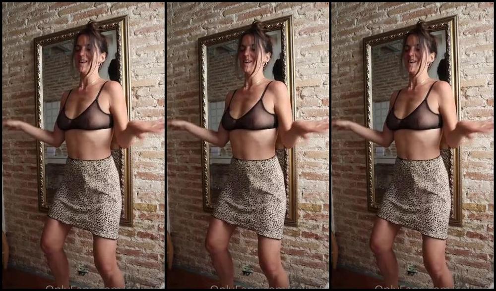 Calitafire Onlyfans Stripping To The Ketchup Girls If You Know You Know This Was A Song Request By One My Favorite