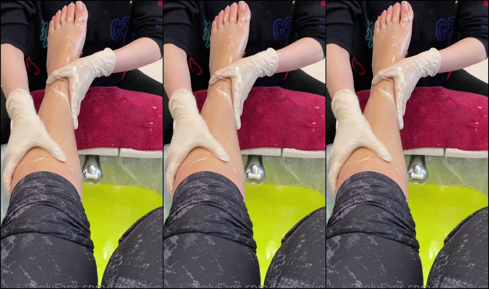 Feetbysvett Sitting Here Being The Princess That I Am Getting My Feet Massaged