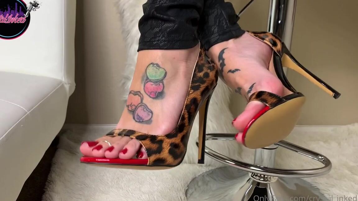 Crystal Inked Nicknamed Crystalinked Onlyfans Starting A New Week With New Leopard Heels