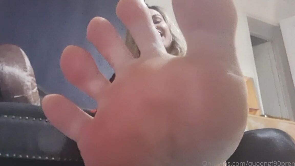 The Foot Queen Of England Aka Queengf90Premium Onlyfans Im Feeling Naughty